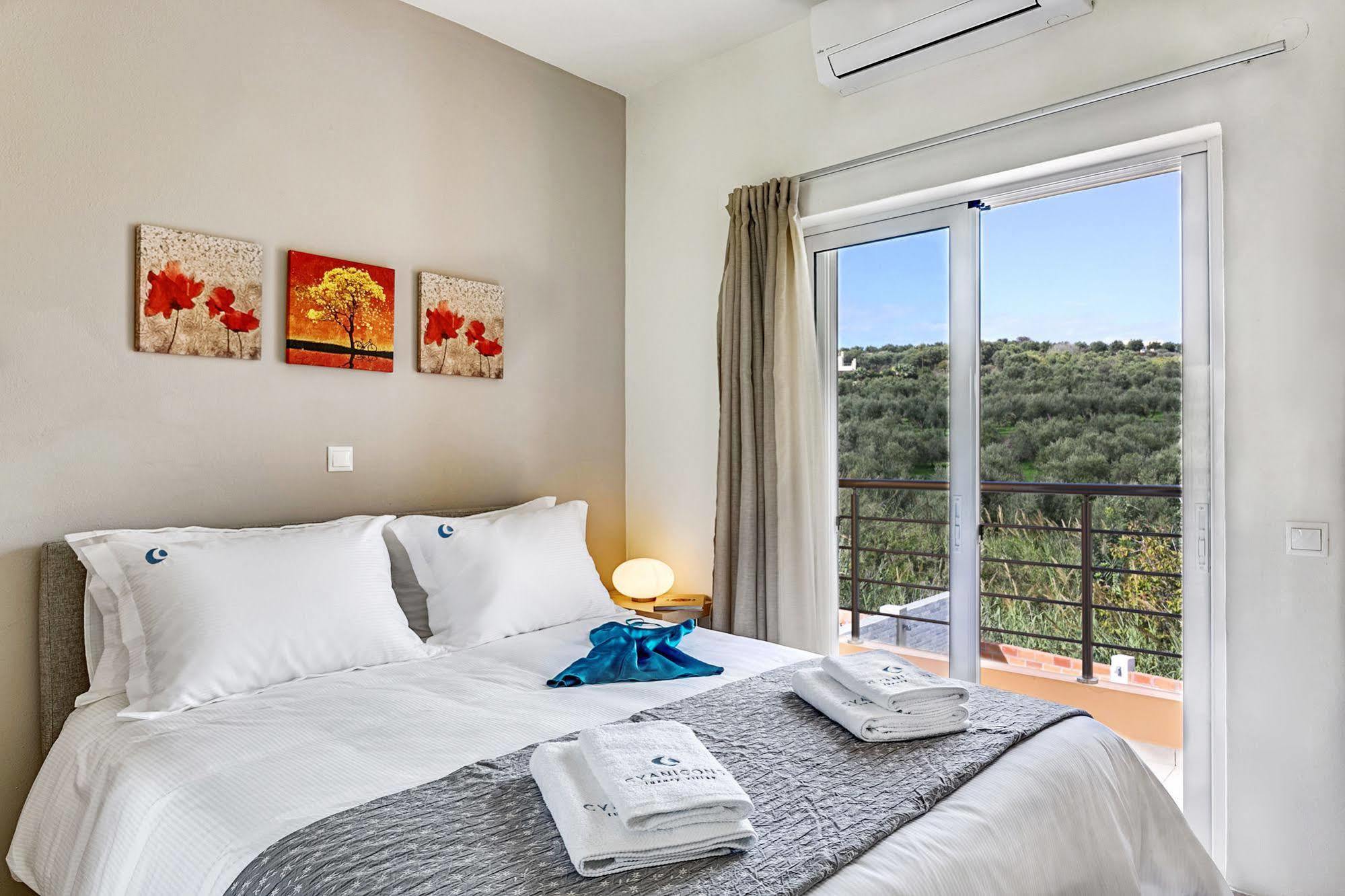 Cyan Icons Villas Tsivaras Exterior photo